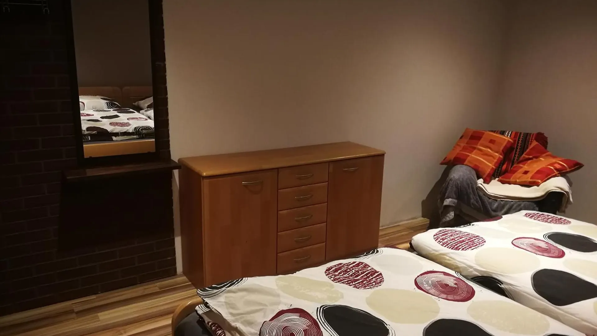 נוישטאדט ביי קובורג Ferienwohnung Mit Balkon 1.Og דירה נוישטאדט ביי קובורג