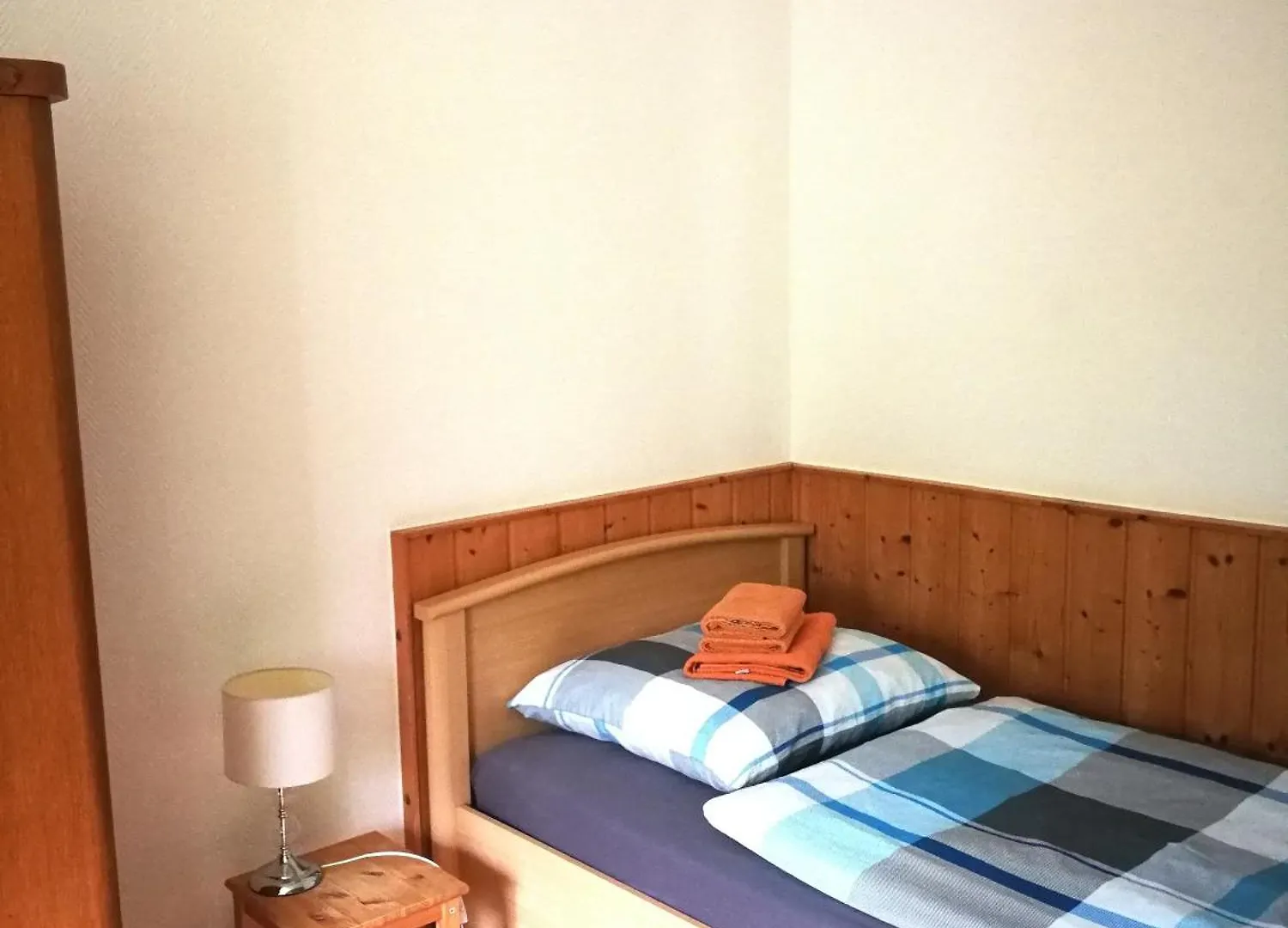 דירה נוישטאדט ביי קובורג Ferienwohnung Mit Balkon 1.Og