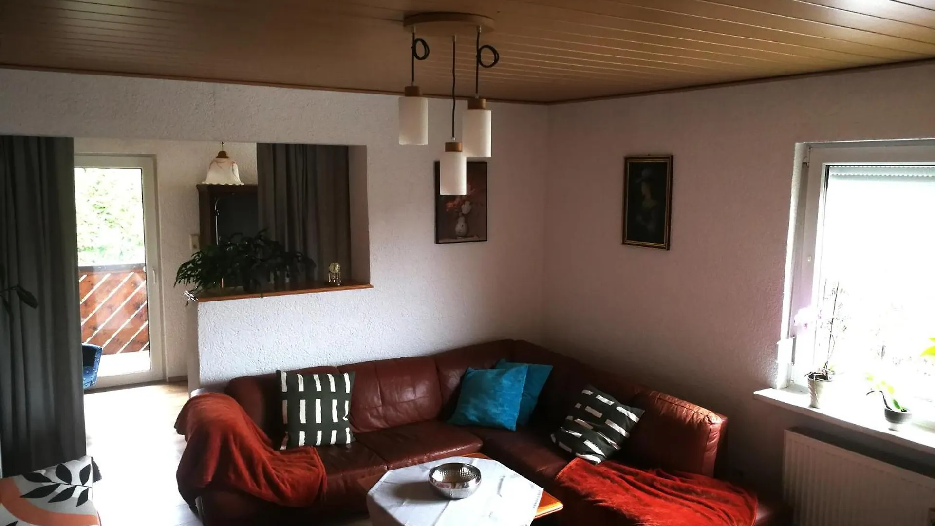 נוישטאדט ביי קובורג Ferienwohnung Mit Balkon 1.Og דירה נוישטאדט ביי קובורג